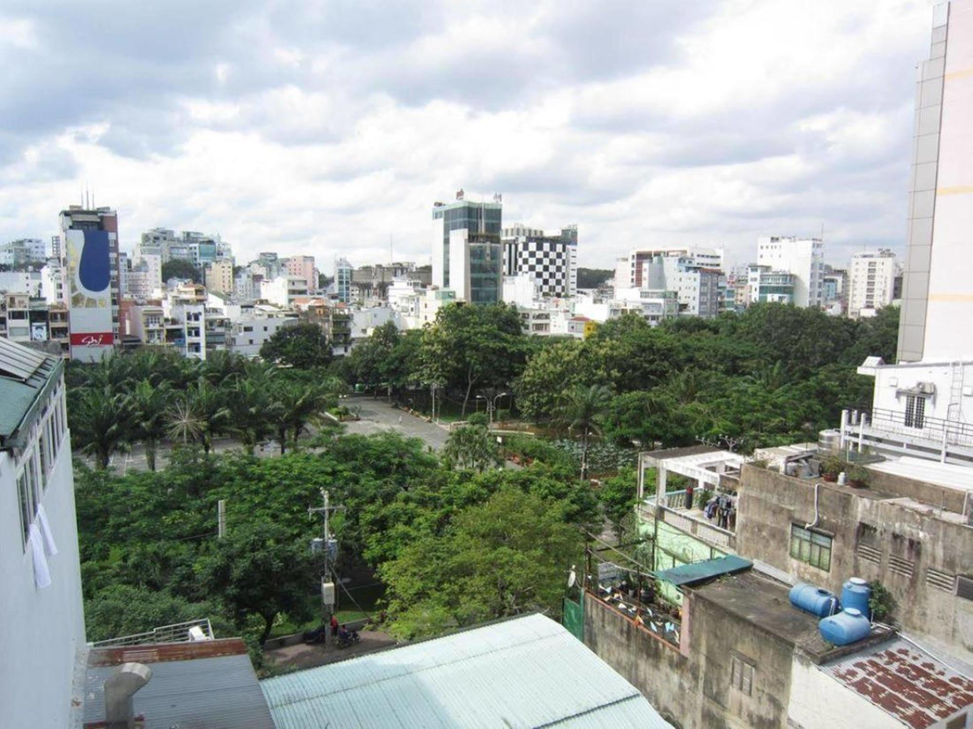 Hotel RedDoorz @ Pham Ngu Lao Street 3 Ho-Chi-Minh-Stadt Exterior foto