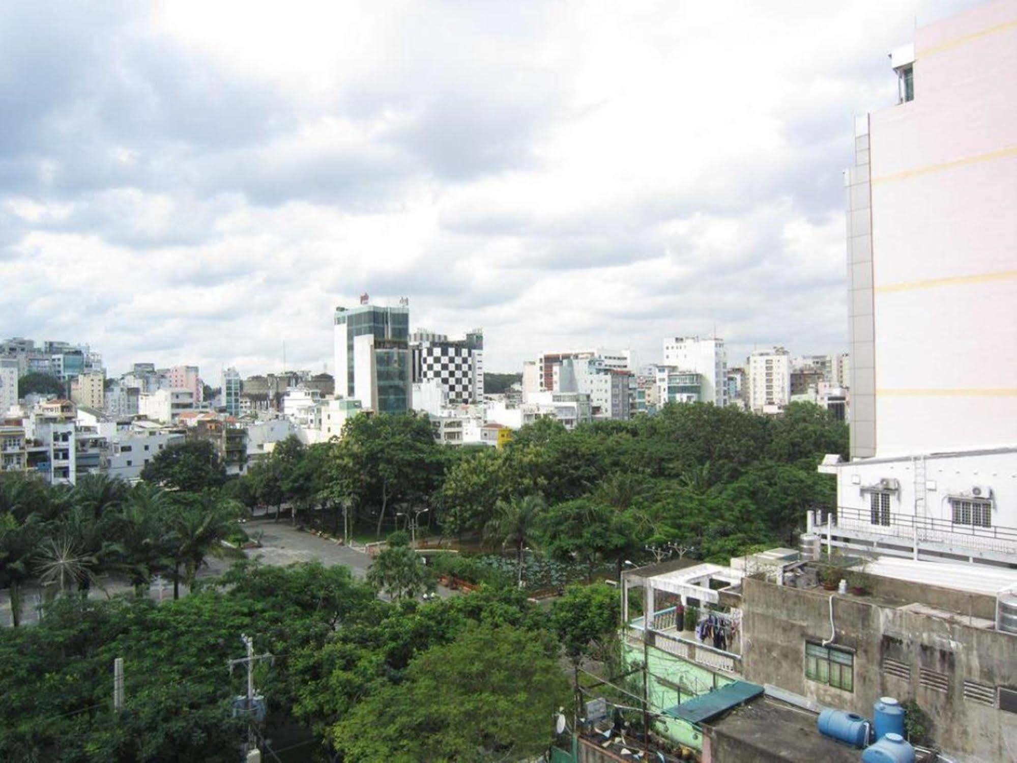 Hotel RedDoorz @ Pham Ngu Lao Street 3 Ho-Chi-Minh-Stadt Exterior foto